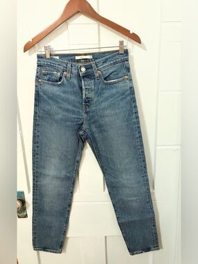 Levi's Women's Wedgie Straight-Leg High Rise Jeans